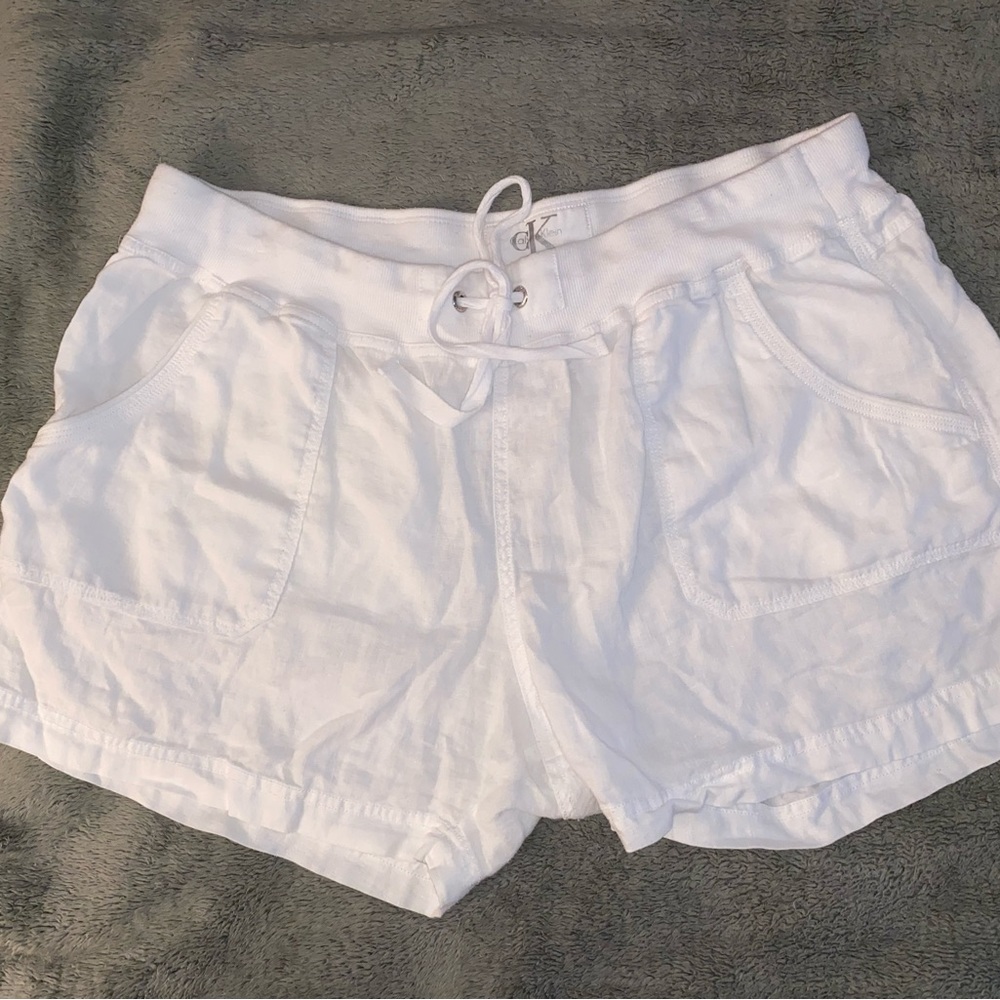 100% linen white calvin klein shorts !